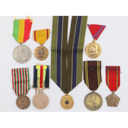 2210 - 20th century world medals, including Malaya MSM; Kuwait MDSM,  Italian WWI commemorative medal, Amer... 