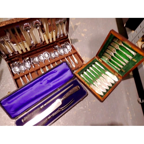 1032 - Cased cutlery items, including a horn handled carving set. Not available for in-house P&P