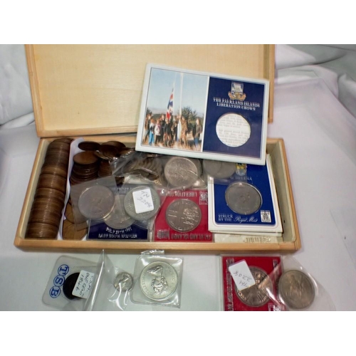 1082 - Quantity of mixed pre-decimal copper coins, commemorative coins and an 1846 American one cent coin. ... 