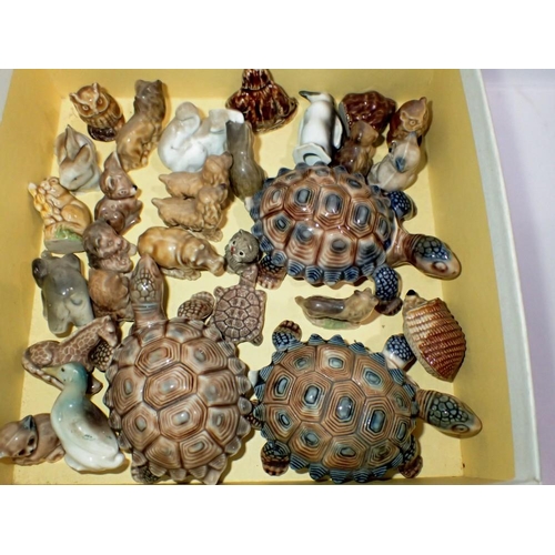 1094 - Collection of Wade Whimsies. UK P&P Group 2 (£20+VAT for the first lot and £4+VAT for subsequent lot... 