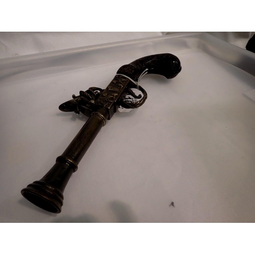 1104 - Replica Dutch flintlock pistol. UK P&P Group 2 (£20+VAT for the first lot and £4+VAT for subsequent ... 