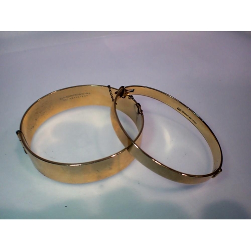 1119 - 1/5 9ct gold bangle (12.3g), and a further 9ct rolled gold bangle (30g). UK P&P Group 1 (£16+VAT for... 