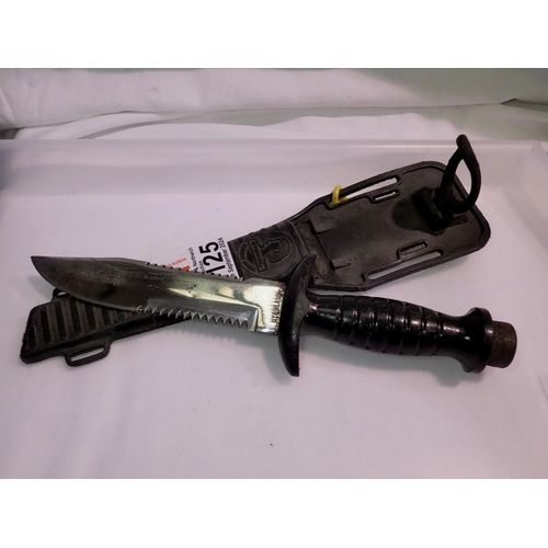 1125 - Divers knife and sheath. UK P&P Group 2 (£20+VAT for the first lot and £4+VAT for subsequent lots)