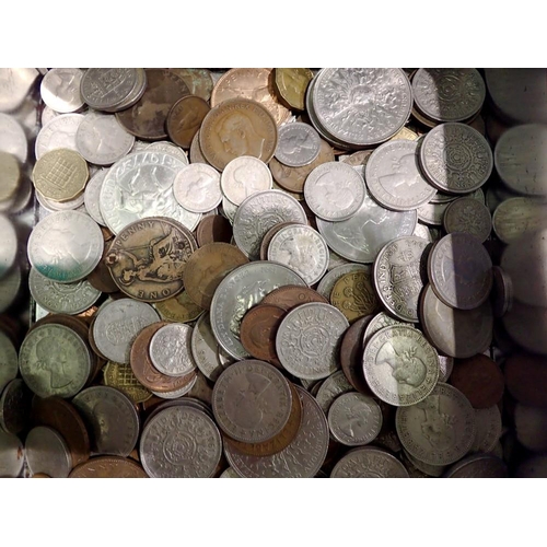 1128 - Tin of mixed pre decimal coins. UK P&P Group 1 (£16+VAT for the first lot and £2+VAT for subsequent ... 