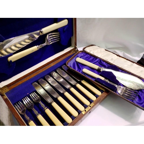 1133 - Two sets of cased plated flatware. Not available for in-house P&P