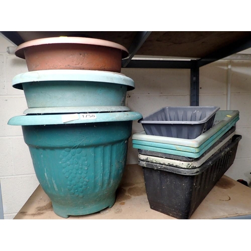 1758 - Large selection of mixed plastic garden pots. Not available for in-house P&P