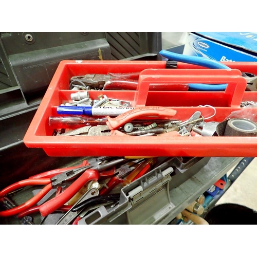 1786 - Curver plastic toolbox containing a mixture of hand tools. Not available for in-house P&P