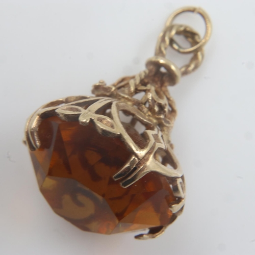 11 - 9ct gold pendant set with citrine, 6.9g. UK P&P Group 0 (£6+VAT for the first lot and £1+VAT for sub... 