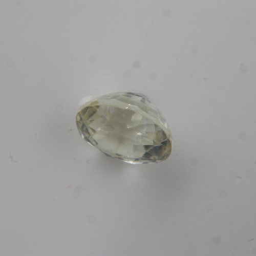 8 - Natural loose oval cut faint yellow sapphire, 1.18cts. UK P&P Group 0 (£6+VAT for the first lot and ... 