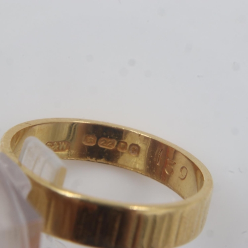 9 - 22ct gold band, size L, 3.4g. UK P&P Group 0 (£6+VAT for the first lot and £1+VAT for subsequent lot... 