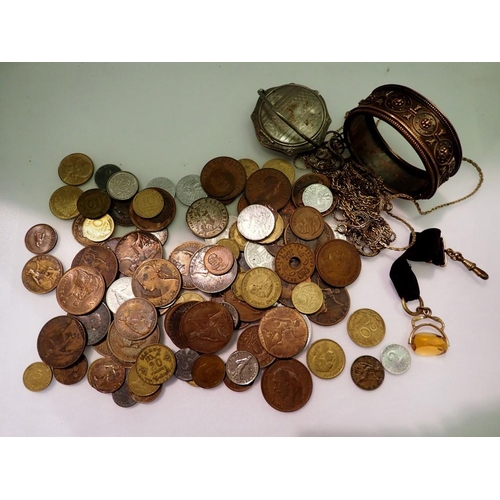 1152 - Quantity of world coins and jewellery. UK P&P Group 1 (£16+VAT for the first lot and £2+VAT for subs... 