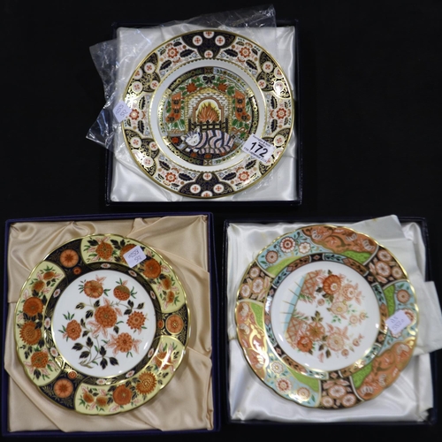 172 - Royal Crown Derby boxed cabinet plates, Regency Flowers, Antique Chrysanthemum and a limited edition... 