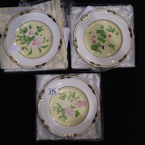 176 - Royal Crown Derby limited edition boxed cabinet plates, Chrysanthemum, Peony and Fuschia, D: 22 cm, ... 