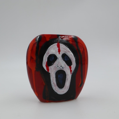 192 - Anita Harris scream vase, signed in gold, no cracks or chips, H: 13 cm. UK P&P Group 1 (£16+VAT for ... 