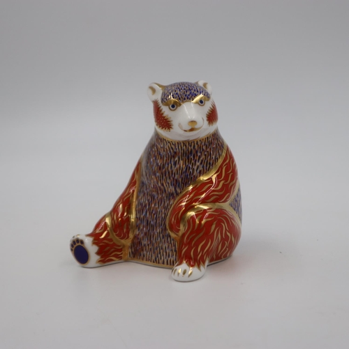 253 - Royal Crown Derby bear paperweight with gold stopper, H: 95 mm. UK P&P Group 1 (£16+VAT for the firs... 