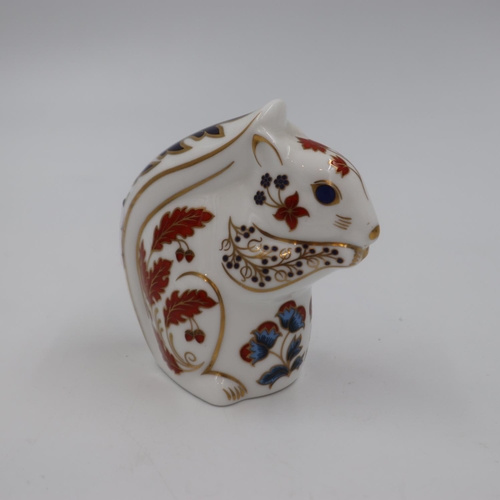 264 - Royal Crown Derby squirrel, first quality, no cracks or chips, H: 90 mm. UK P&P Group 1 (£16+VAT for... 