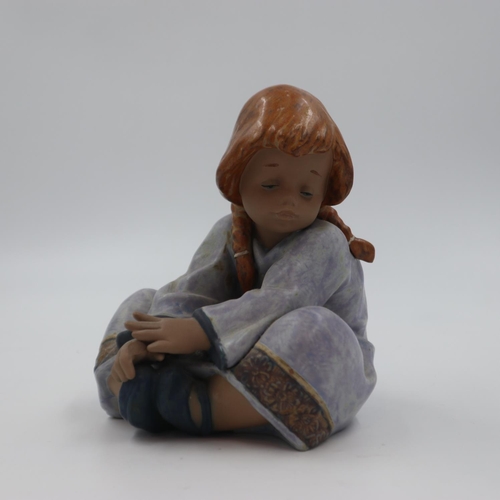 293 - Lladro Gres figure, Lazy Day, H: 19 cm. UK P&P Group 2 (£20+VAT for the first lot and £4+VAT for sub... 