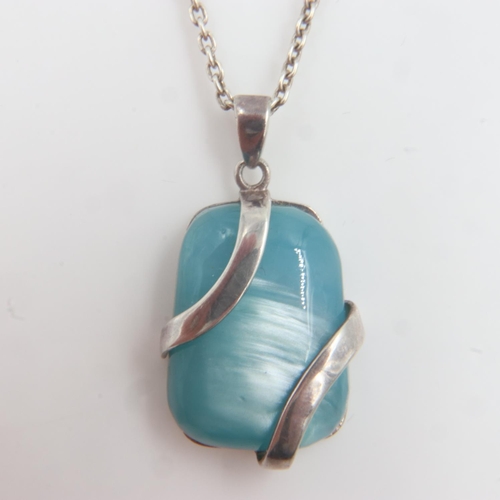 53 - 925 silver and blue stone pendant. UK P&P Group 0 (£6+VAT for the first lot and £1+VAT for subsequen... 