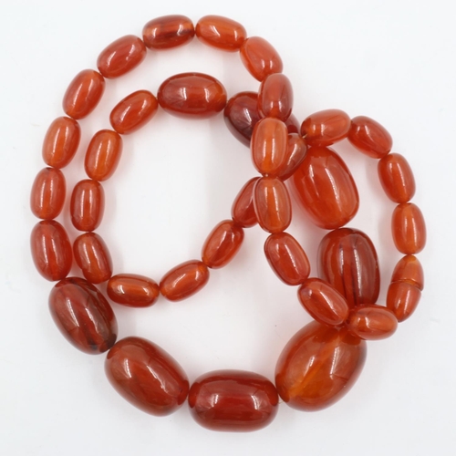 68 - Amber graduated bead necklace, L: 58 cm. UK P&P Group 1 (£16+VAT for the first lot and £2+VAT for su... 