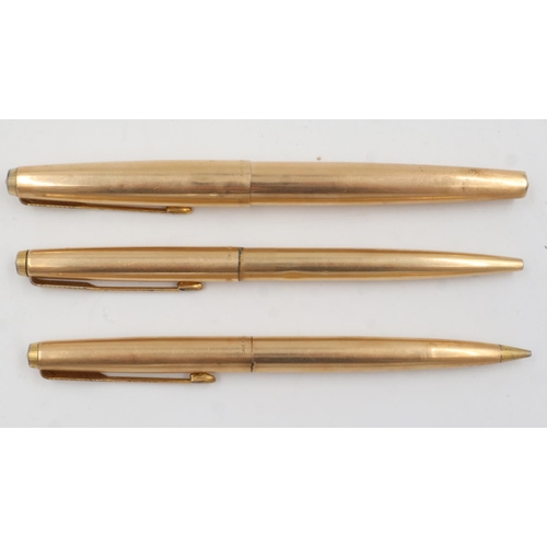 95 - Parker gold plated pen and pencil set (3). UK P&P Group 1 (£16+VAT for the first lot and £2+VAT for ... 