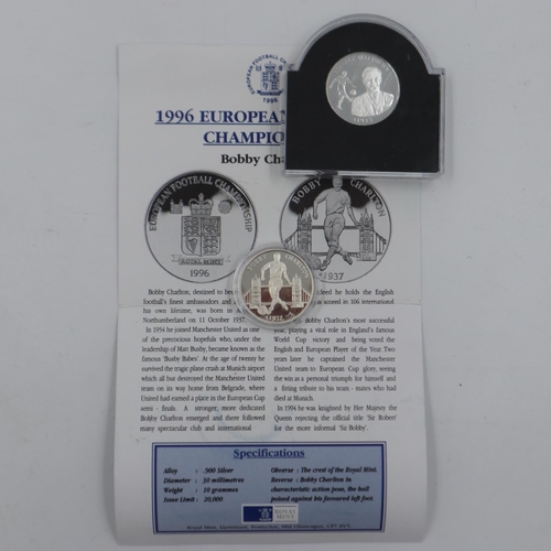 116 - Two silver proof 1996 football medallions, Bobby Charlton and Stanley Matthews. UK P&P Group 1 (£16+... 