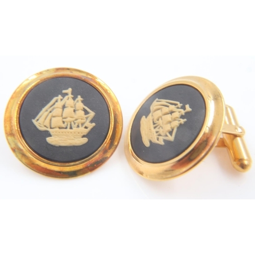 61 - Pair of Wedgwood Jasperware cufflinks. UK P&P Group 0 (£6+VAT for the first lot and £1+VAT for subse... 