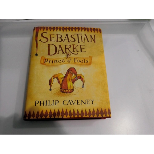 1085 - Signed hardback first edition Prince of Fools by Sebastian Darke. UK P&P Group 1 (£16+VAT for the fi... 