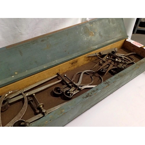 1113 - Box of ten mixed Engineers callipers and dividers. Not available for in-house P&P