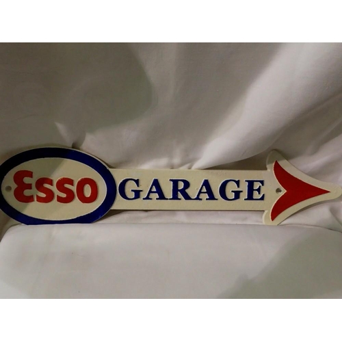 1189 - Cast iron Esso garage arrow, W: 46 cm. UK P&P Group 2 (£20+VAT for the first lot and £4+VAT for subs... 