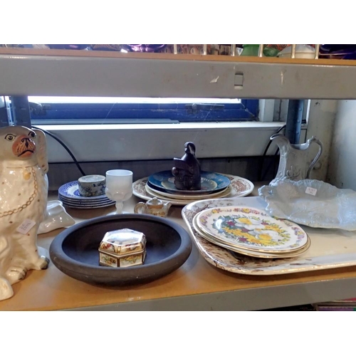 1199 - Shelf of mixed ceramics, including a Wedgwood black basalt shallow bowl, serving platters, decorativ... 