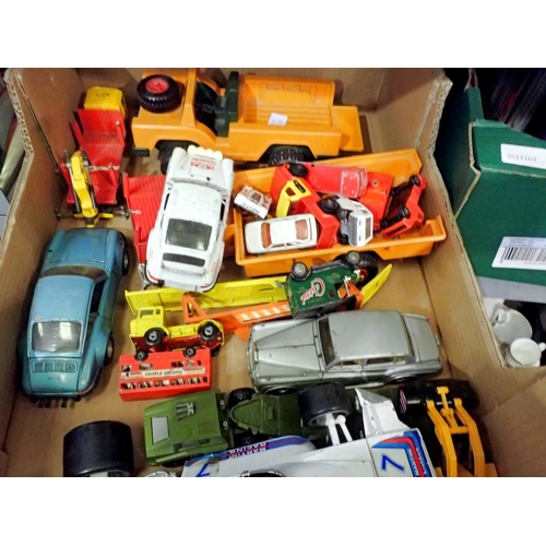 1200 - Collection of playworn diecast and plastic vehicles, including Matchbox and Bburago. Not available f... 