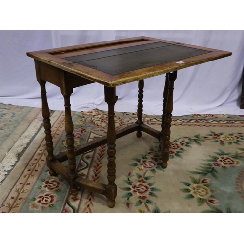 2183 - 20th century oak Bachelors writing desk with fold over top and fitted interior, 84 x 66 x 74 cm H (o... 