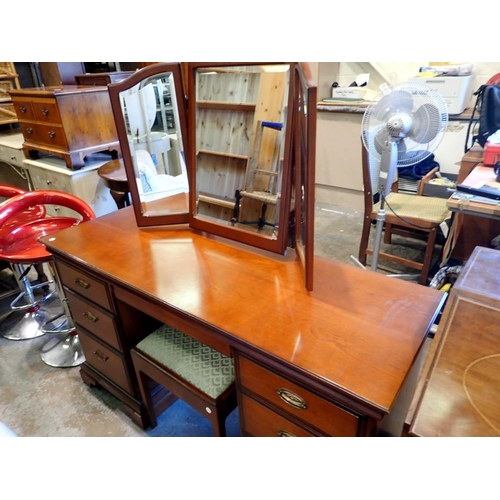 1644 - Stag dresser with three way mirror and stool, 135 x 75 cm H. Not available for in-house P&P