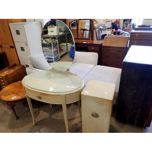 1674 - 1950's oak dressing table and bedside cabinet. Not available for in-house P&P