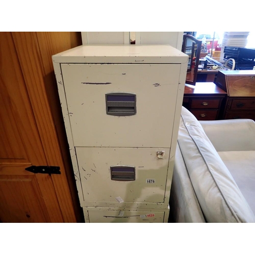 1676 - Two 2 drawer metal filing cabinets, with keys. Not available for in-house P&P