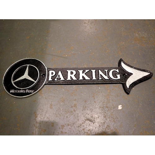 1829 - Cast iron Mercedes parking arrow, W: 40 cm. UK P&P Group 2 (£20+VAT for the first lot and £4+VAT for... 