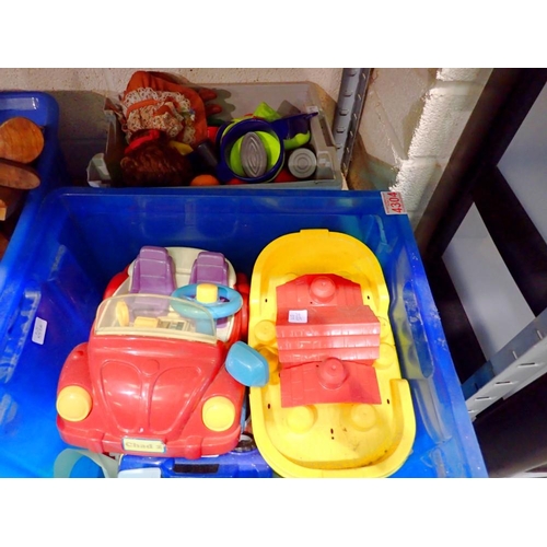 1414A - Quantity of vintage plastic children's toys. Not available for in-house P&P