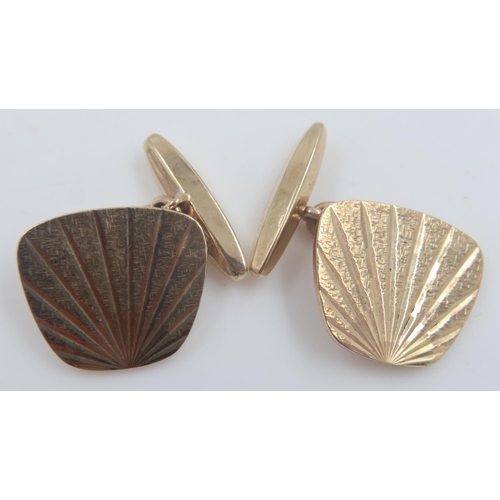 113 - Pair of 9ct gold cufflinks in a fitted case, 10.1g. UK P&P Group 1 (£16+VAT for the first lot and £2... 