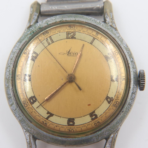 129 - Avia 1960's gents mid size wristwatch, working at lotting up. UK P&P Group 1 (£16+VAT for the first ... 