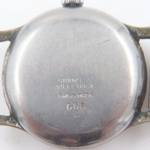 129 - Avia 1960's gents mid size wristwatch, working at lotting up. UK P&P Group 1 (£16+VAT for the first ... 