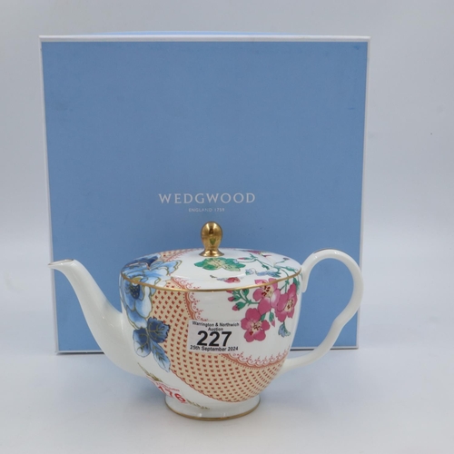 227 - Boxed Wedgwood Butterfly Bloom teapot. UK P&P Group 2 (£20+VAT for the first lot and £4+VAT for subs... 