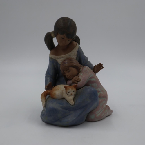 232 - Lladro Gres figure Mother, Child and Cat. UK P&P Group 2 (£20+VAT for the first lot and £4+VAT for s... 