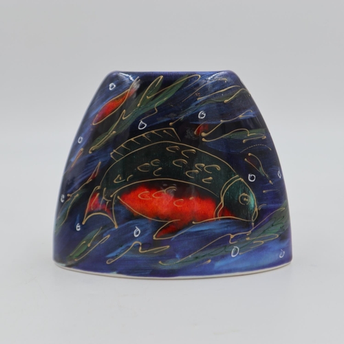 271 - Anita Harris koi carp vase, signed in gold, H: 12cm. UK P&P Group 2 (£20+VAT for the first lot and £... 