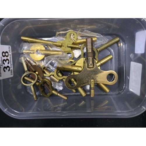 338 - Eleven double clock keys. UK P&P Group 2 (£20+VAT for the first lot and £4+VAT for subsequent lots)