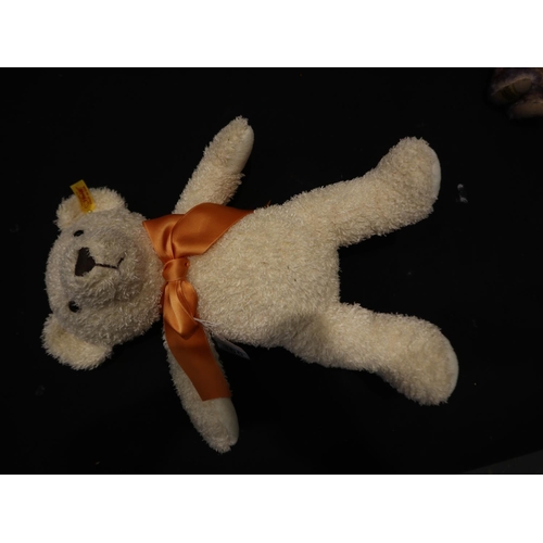 366 - Steiff teddy bear for 2015. UK P&P Group 2 (£20+VAT for the first lot and £4+VAT for subsequent lots... 