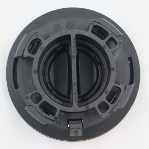 159 - Bentley car wheel centre hub. UK P&P Group 1 (£16+VAT for the first lot and £2+VAT for subsequent lo... 