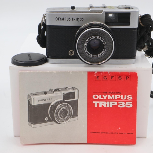 192 - Olympus Trip 35 camera with instructions. UK P&P Group 2 (£20+VAT for the first lot and £4+VAT for s... 