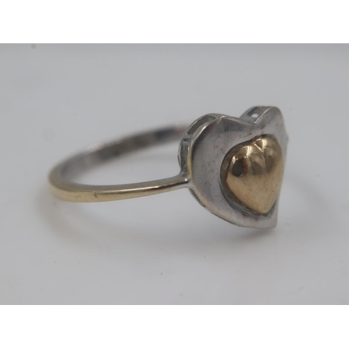 106 - 9ct white gold heart ring, size O, 1.3g. UK P&P Group 0 (£6+VAT for the first lot and £1+VAT for sub... 