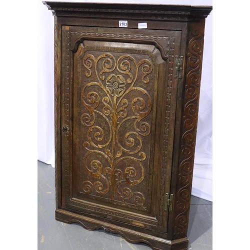 2103 - 19th century single door wall hanging corner cupboard, extensively carved, with damages, W: 80 cm, H... 