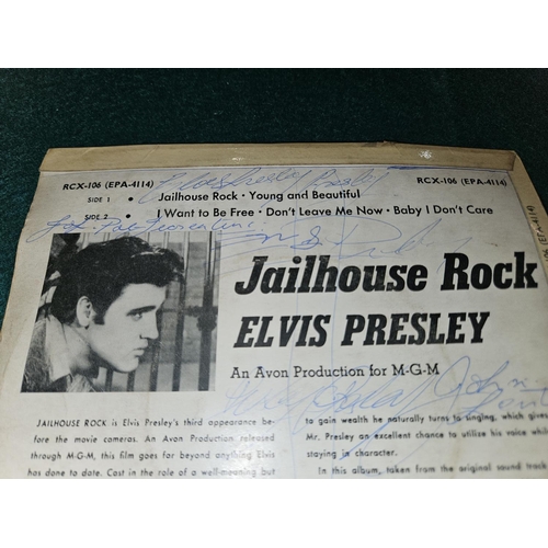 1090 - Elvis Presley 'Jailhouse Rock' single (RCX-106), signature to rear, no COA. UK P&P Group 1 (£16+VAT ... 